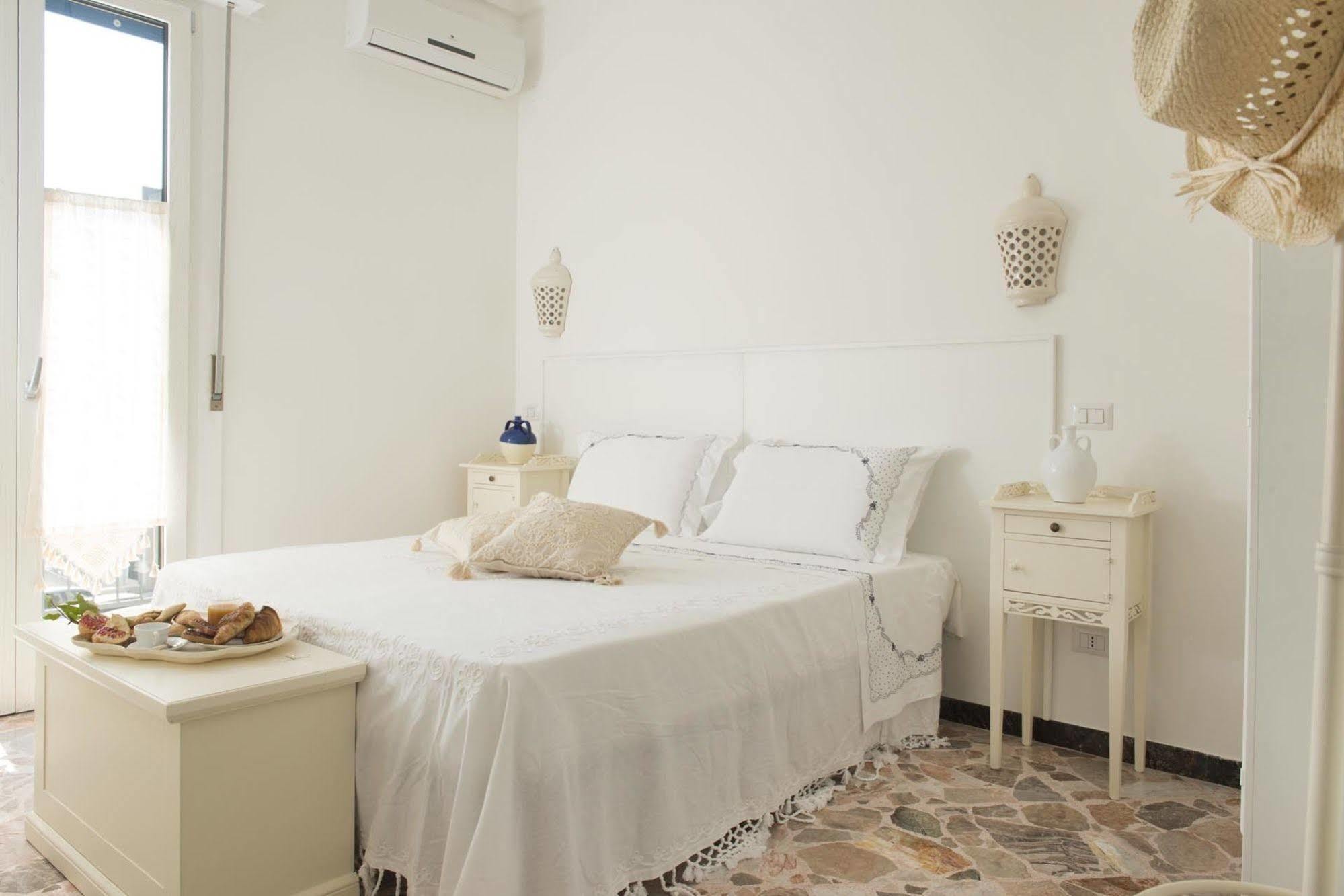 Dimora Cappuccini Guest House Cisternino Kültér fotó