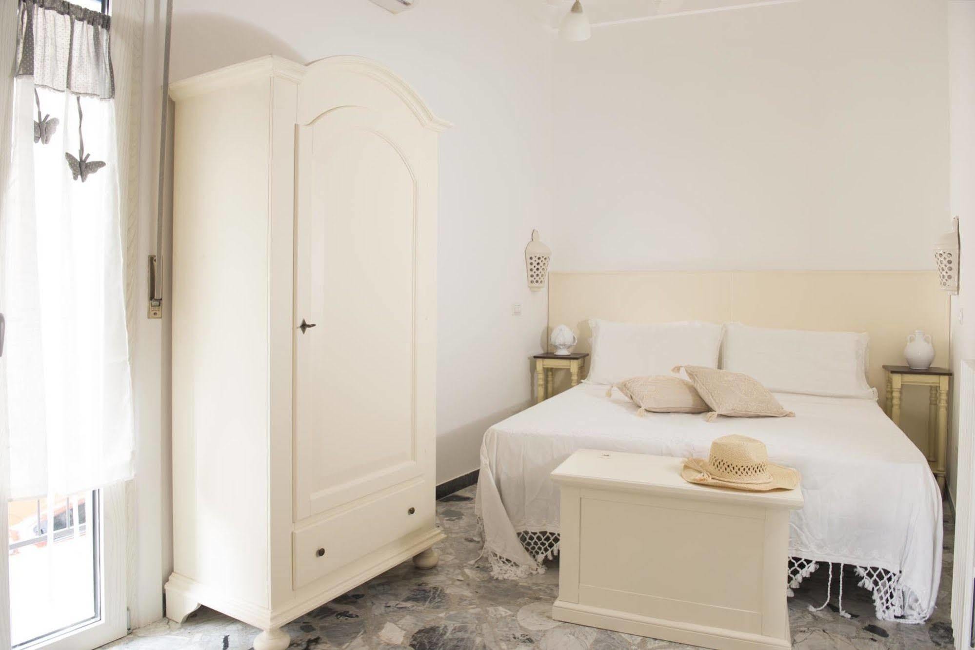 Dimora Cappuccini Guest House Cisternino Kültér fotó