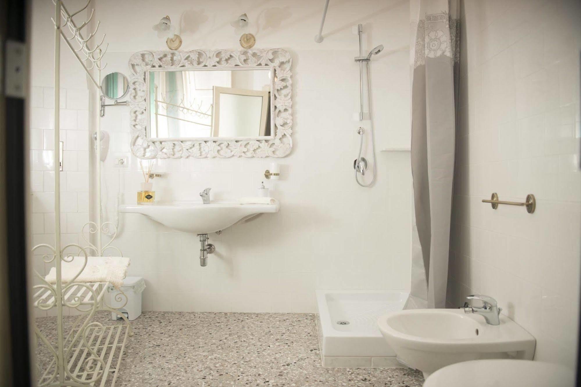 Dimora Cappuccini Guest House Cisternino Kültér fotó
