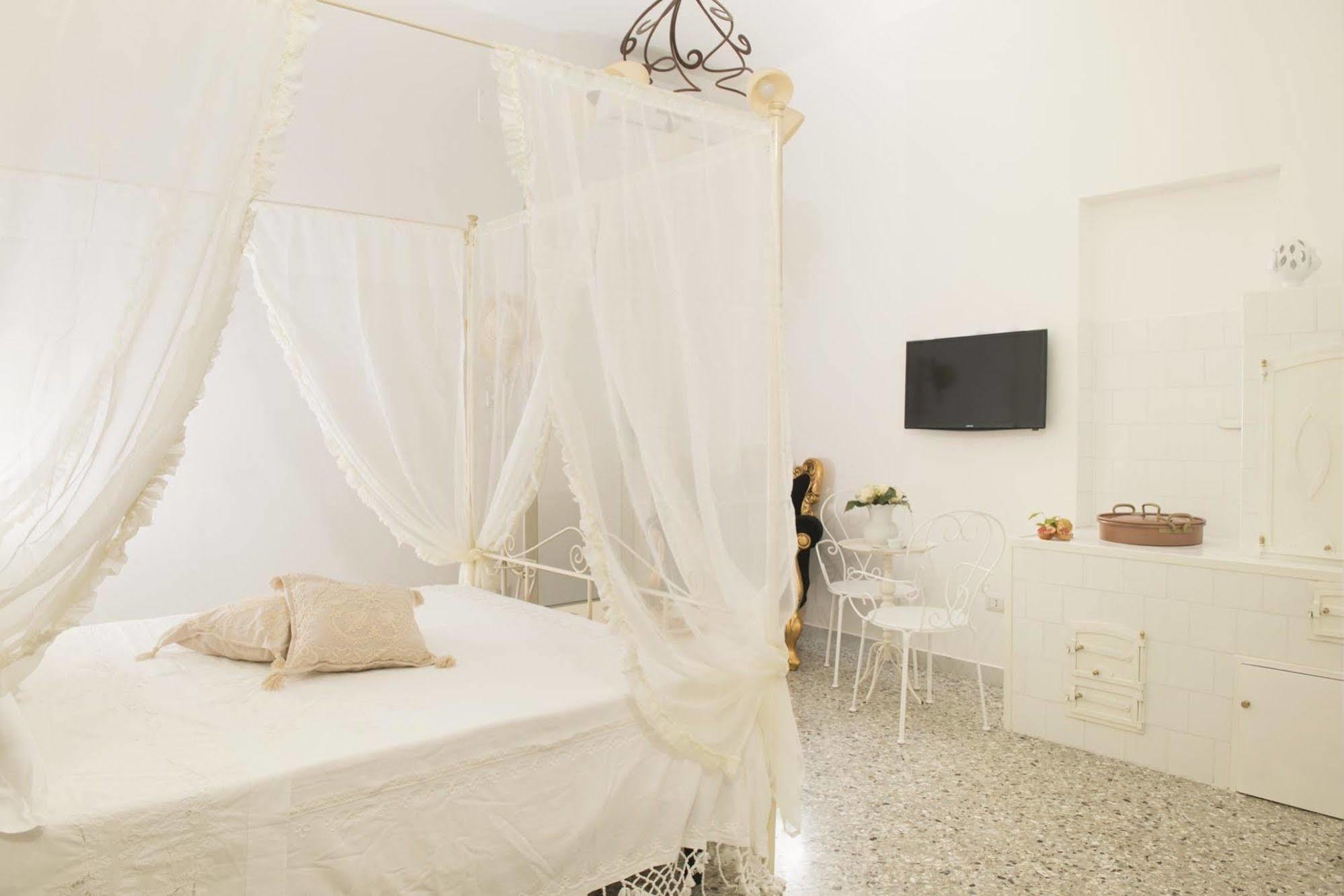 Dimora Cappuccini Guest House Cisternino Kültér fotó